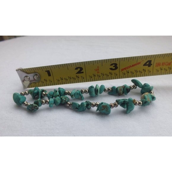 Crushed Green Stone and Silver 8" Bead Bracelet, Vintage Southwestern Style - Picture 3 of 4